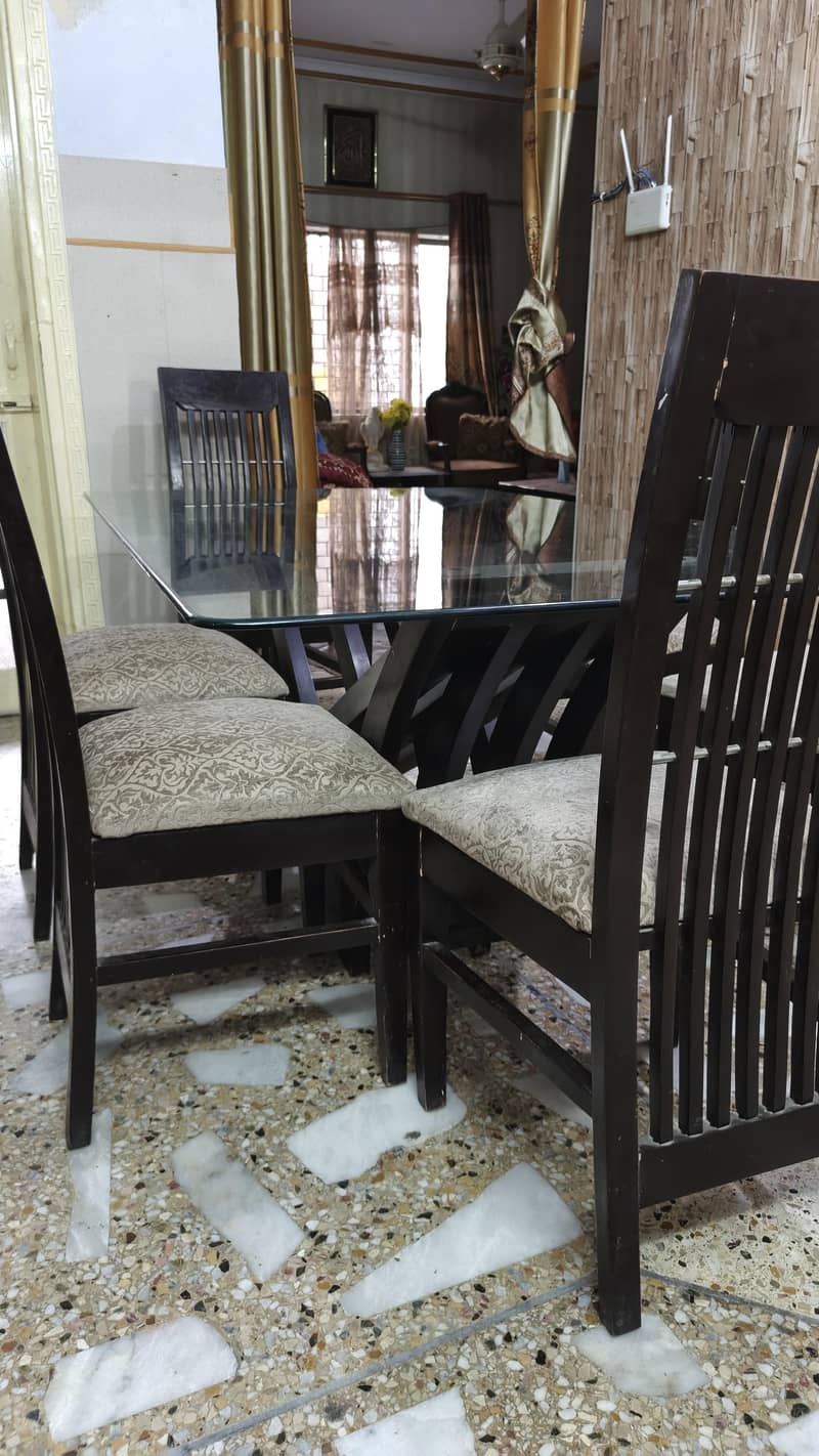 Dining table 6 seater 13