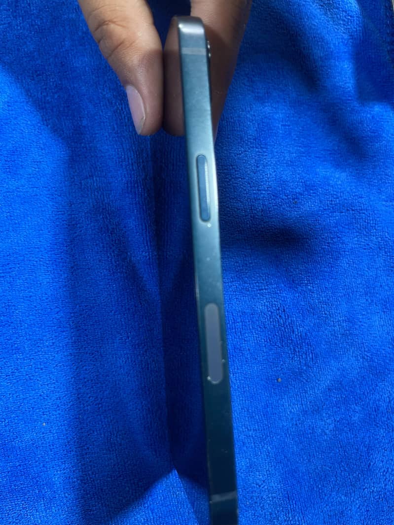 Apple iPhone 13 0