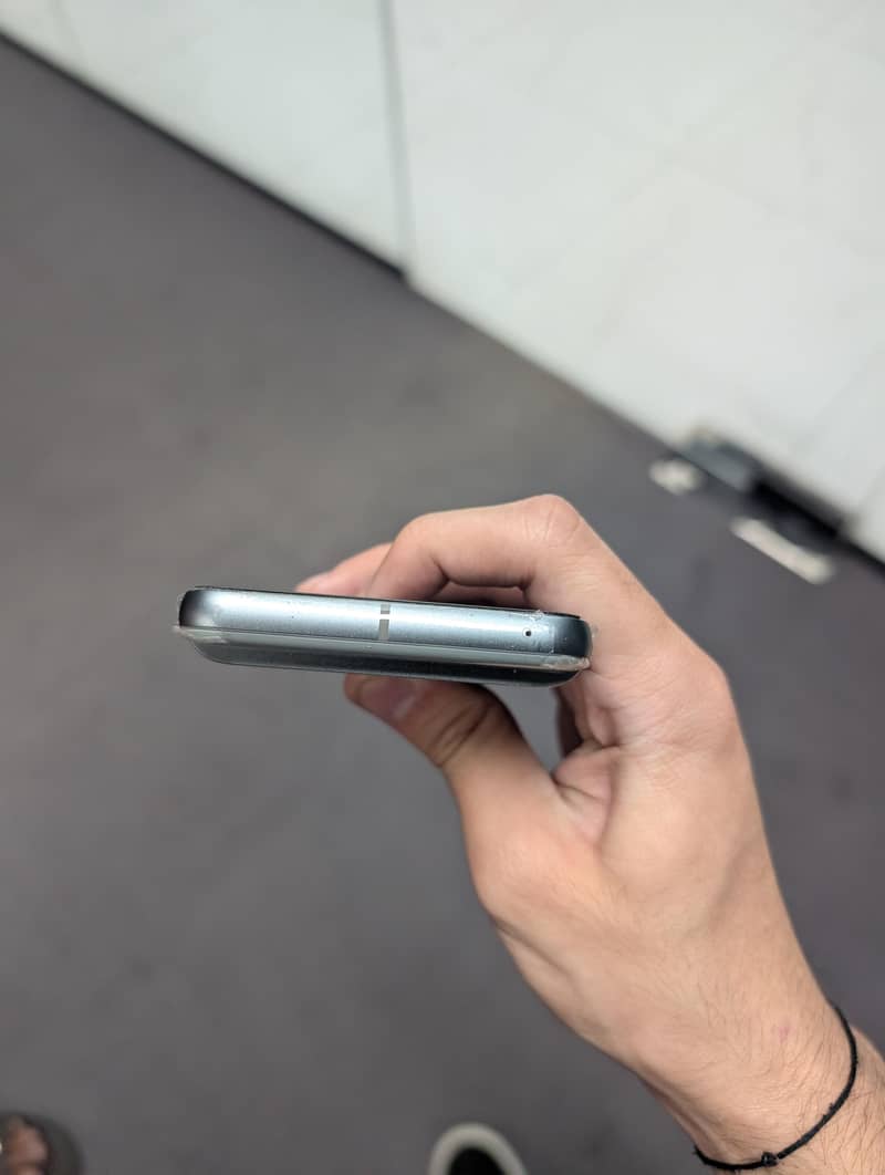 Google Pixel 8 2