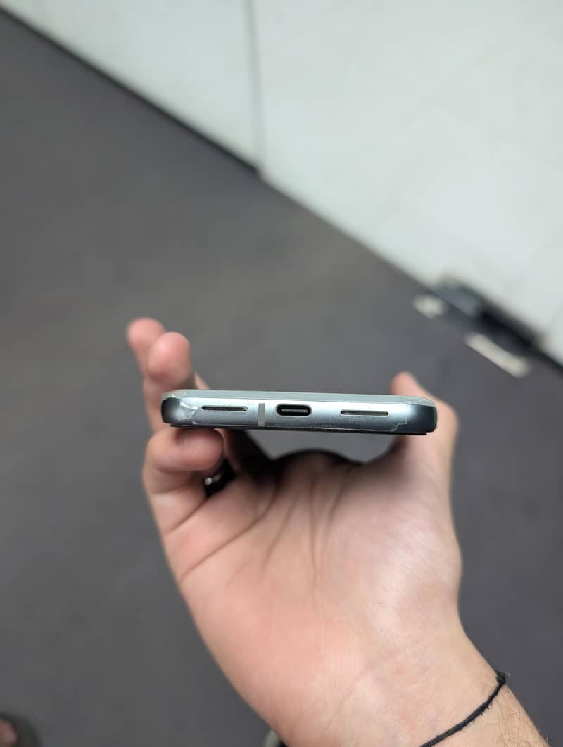 Google Pixel 8 3