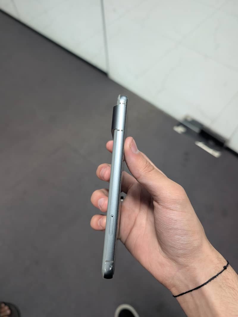 Google Pixel 8 5