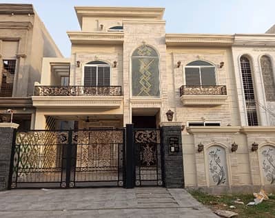 Prime Location 10 Marla House Is Available For sale