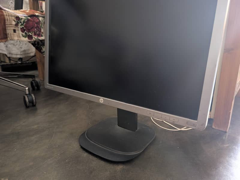 hp e241i 24" inch display 8