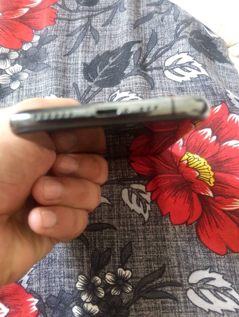 Apple iPhone 11 Pro 0