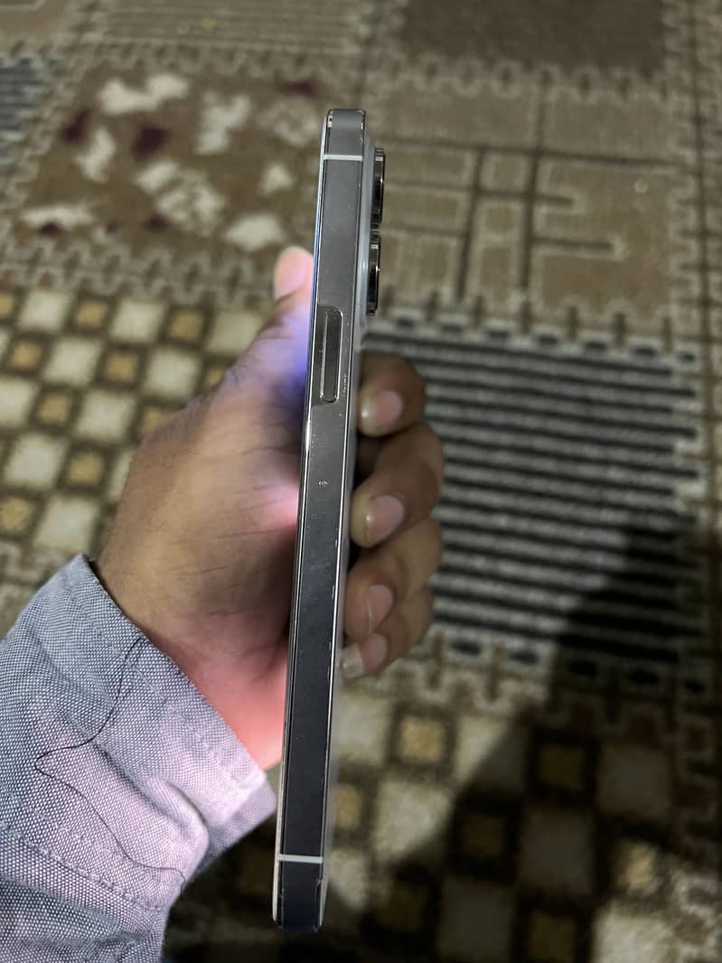 iPhone 14 pro max 0