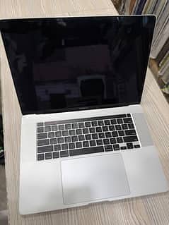 MacBook Pro 16" 2019 | Core i7 | 32GB RAM | 1TB SSD | 4GB Graphics