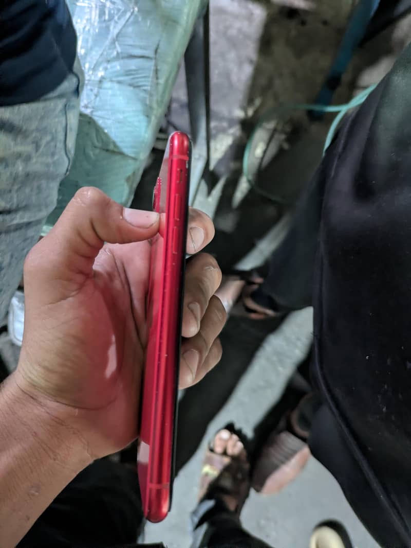 Apple iPhone 11 3