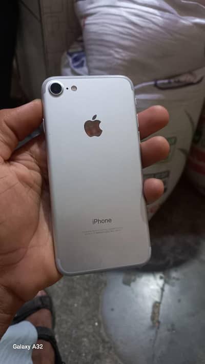 Apple iPhone 7