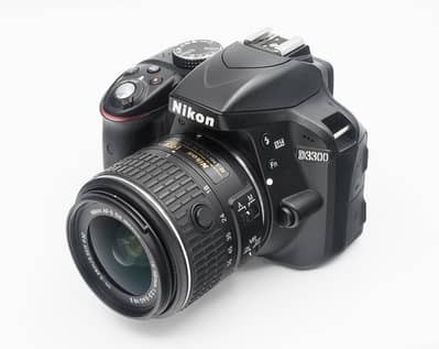Nikon D3300 with box and free bag