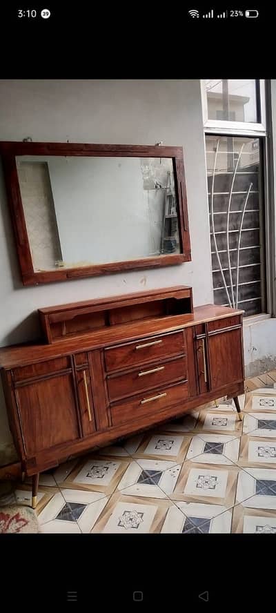 New table and mirror for sale slightly used