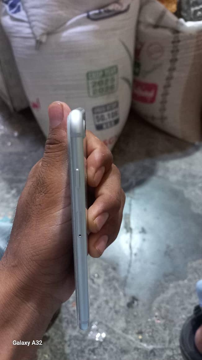 Apple iPhone 7 2