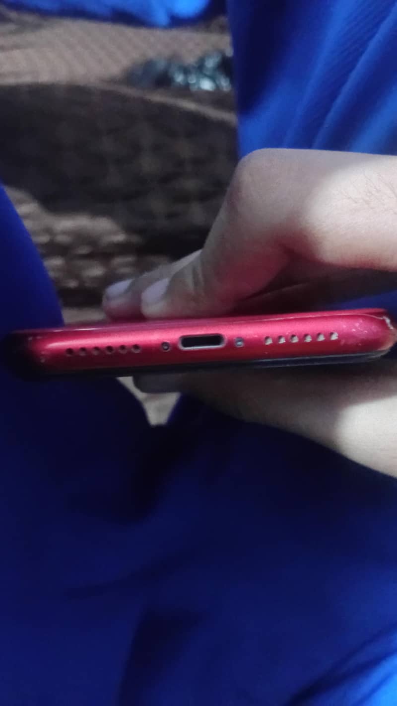 Apple iPhone 11 4