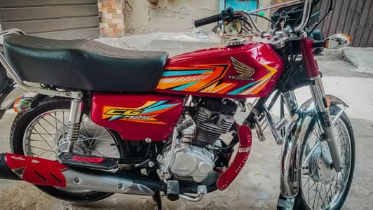 2026 Model 125 | 4300 KM Driven | 10/10 Genuine Condition | Laminated