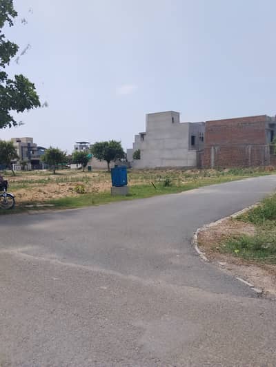 Ideal Location 5 Marla Residential Plot Available Far Sale In New Lahore City Near to 1 Km Ring Road SL3
