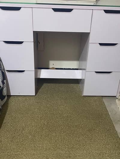 dressing table in white color