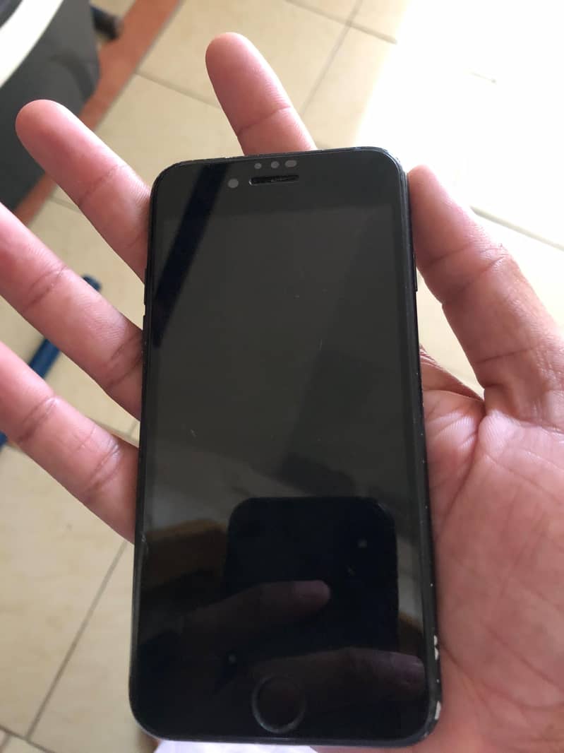Apple iPhone 7 2