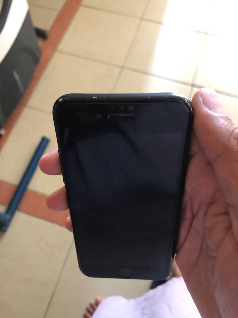 Apple iPhone 7 3