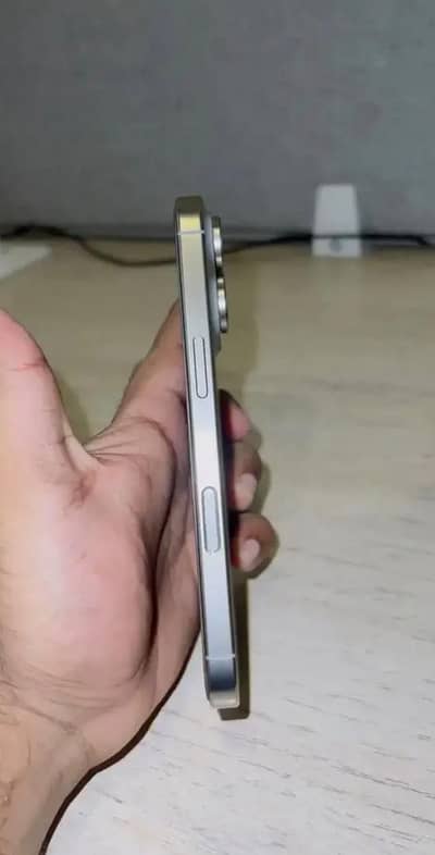 iPhone 16 pro jv