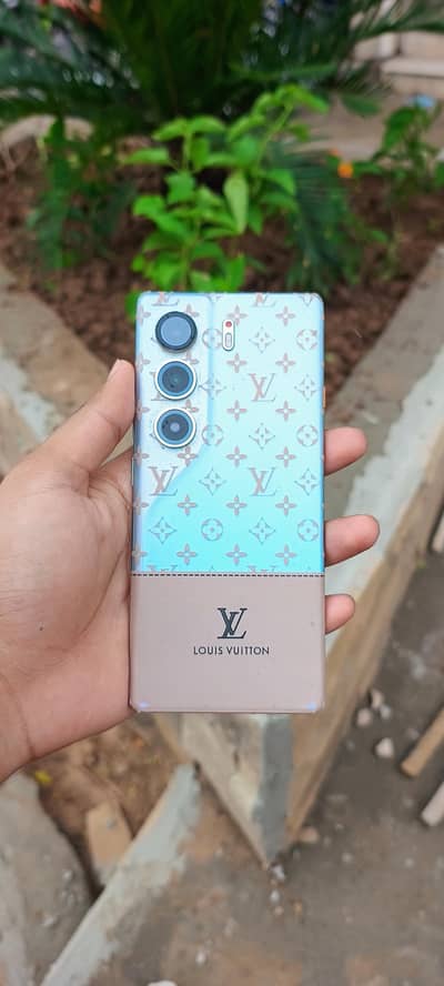 Tecno Camon 40 pro 8/256