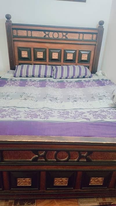 King size bed with side table, dressing table & Wardrobe