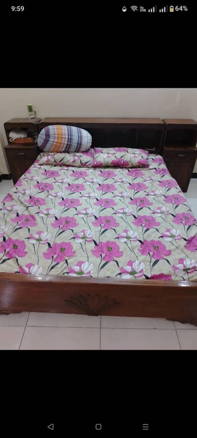 double bed with metrus
