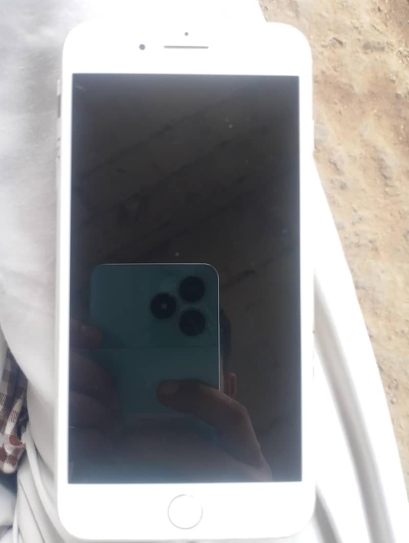 Apple iPhone 8 Plus 0