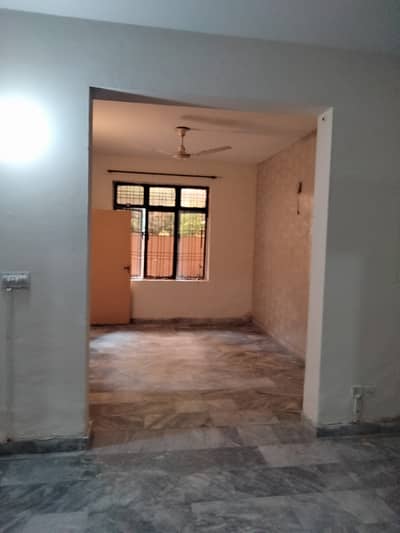 MIAN ESTATE OFFERS 5 MARLA LOWER PORTION FOR RENT FOR SMART FAMILY