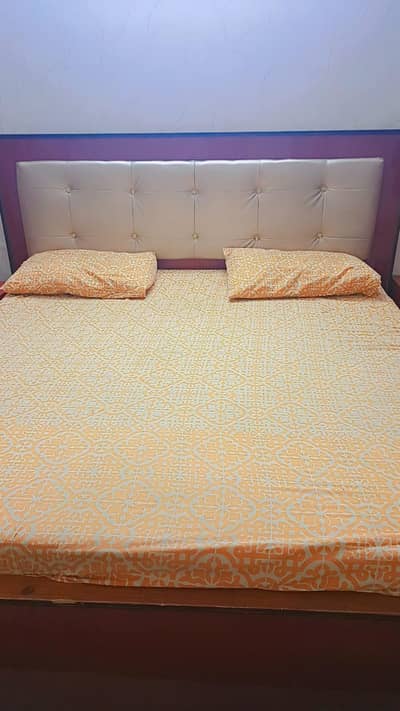 king size bed perfect quality