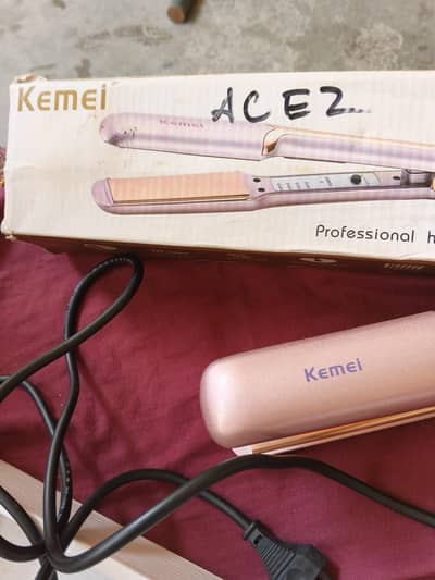 Kemei hair straightener