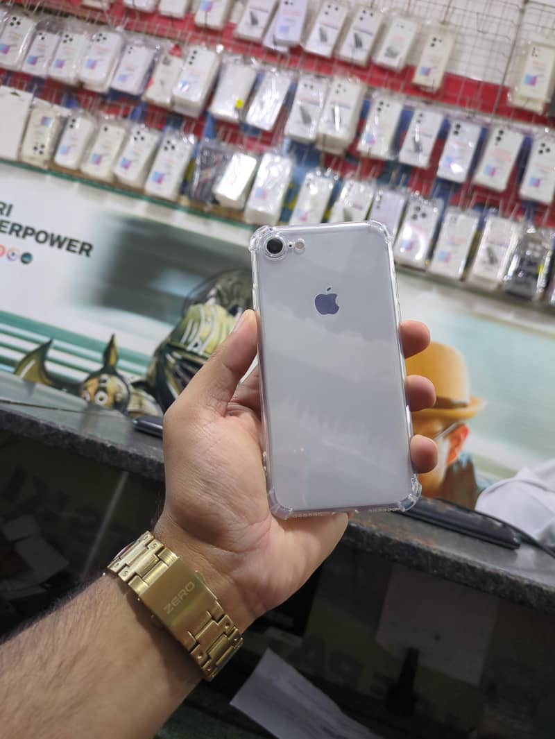 Apple iPhone 8 0