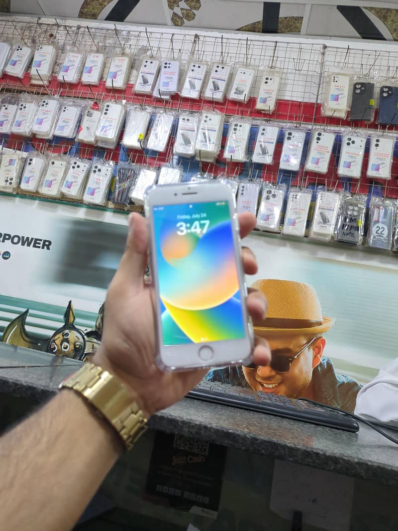 Apple iPhone 8 1