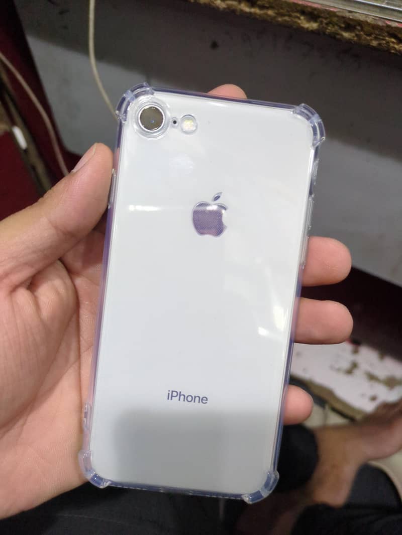 Apple iPhone 8 3