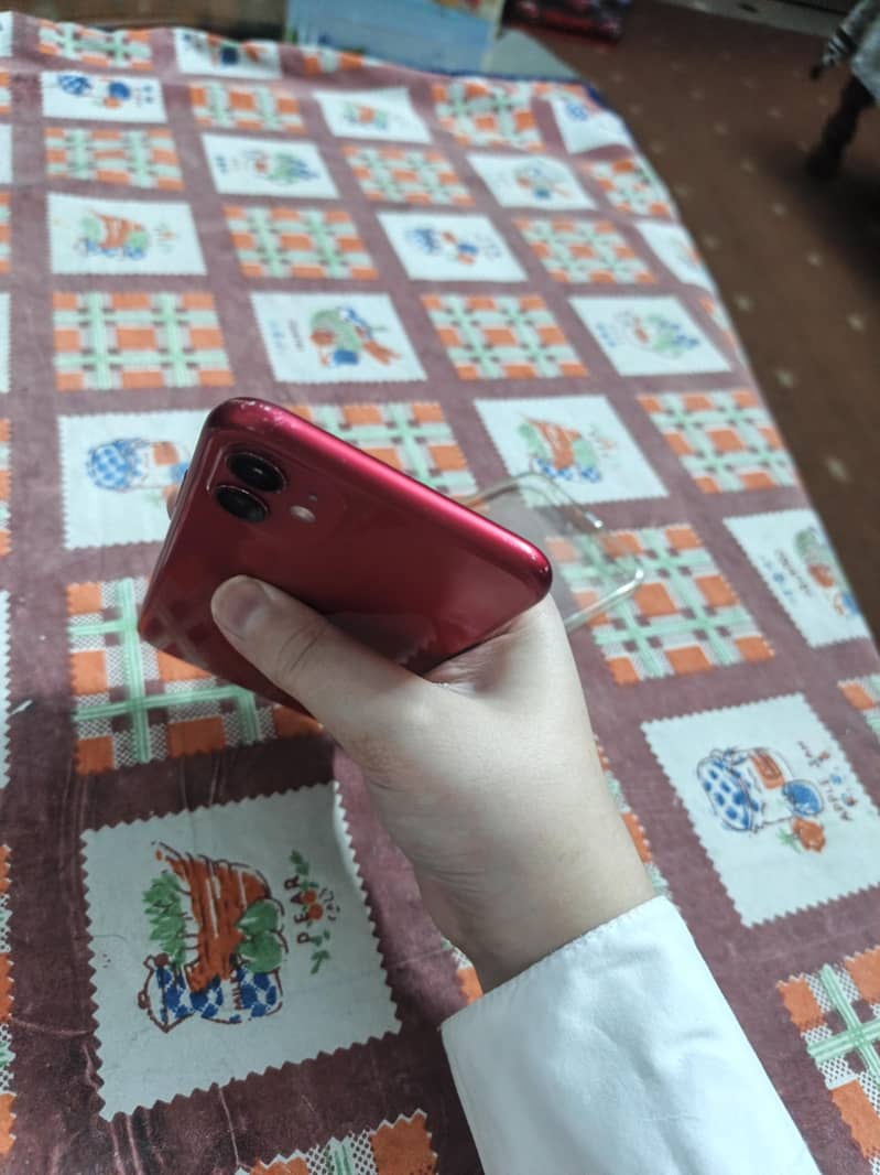 Apple iPhone 11 4