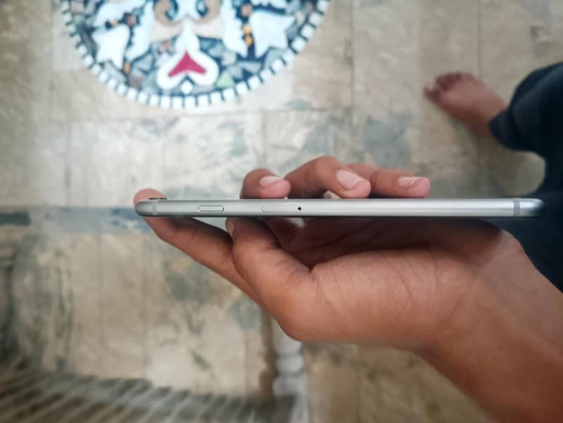 Apple iPhone 6 Plus 1