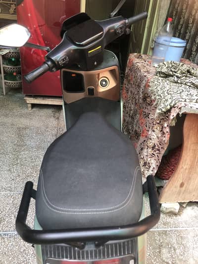 Electric Scooty For Sale. Excellent battery backup