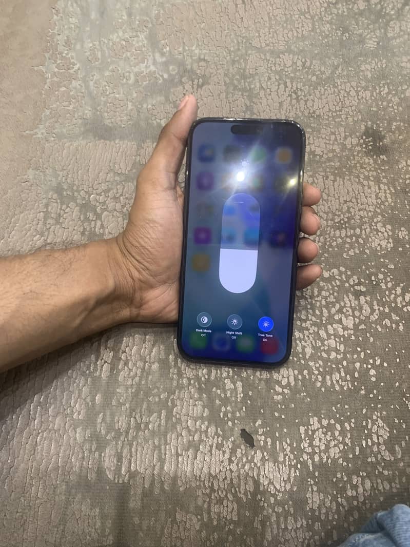 iPhone 16 pro max 3