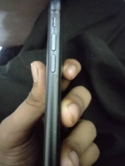 Apple iPhone 11 71% battery percentage bargaining is available