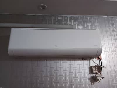 TCL DC Inverter Split Air Conditioner – Excellent Condition