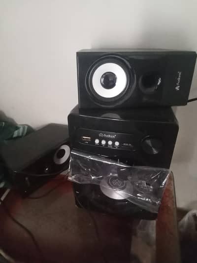 adiounic speaker best condition speaker hai  #03330600439