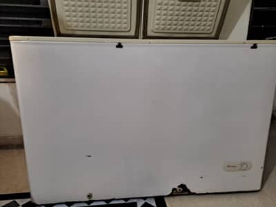 Dawlance Double Cabin D Freezer available for Sale in Good condition