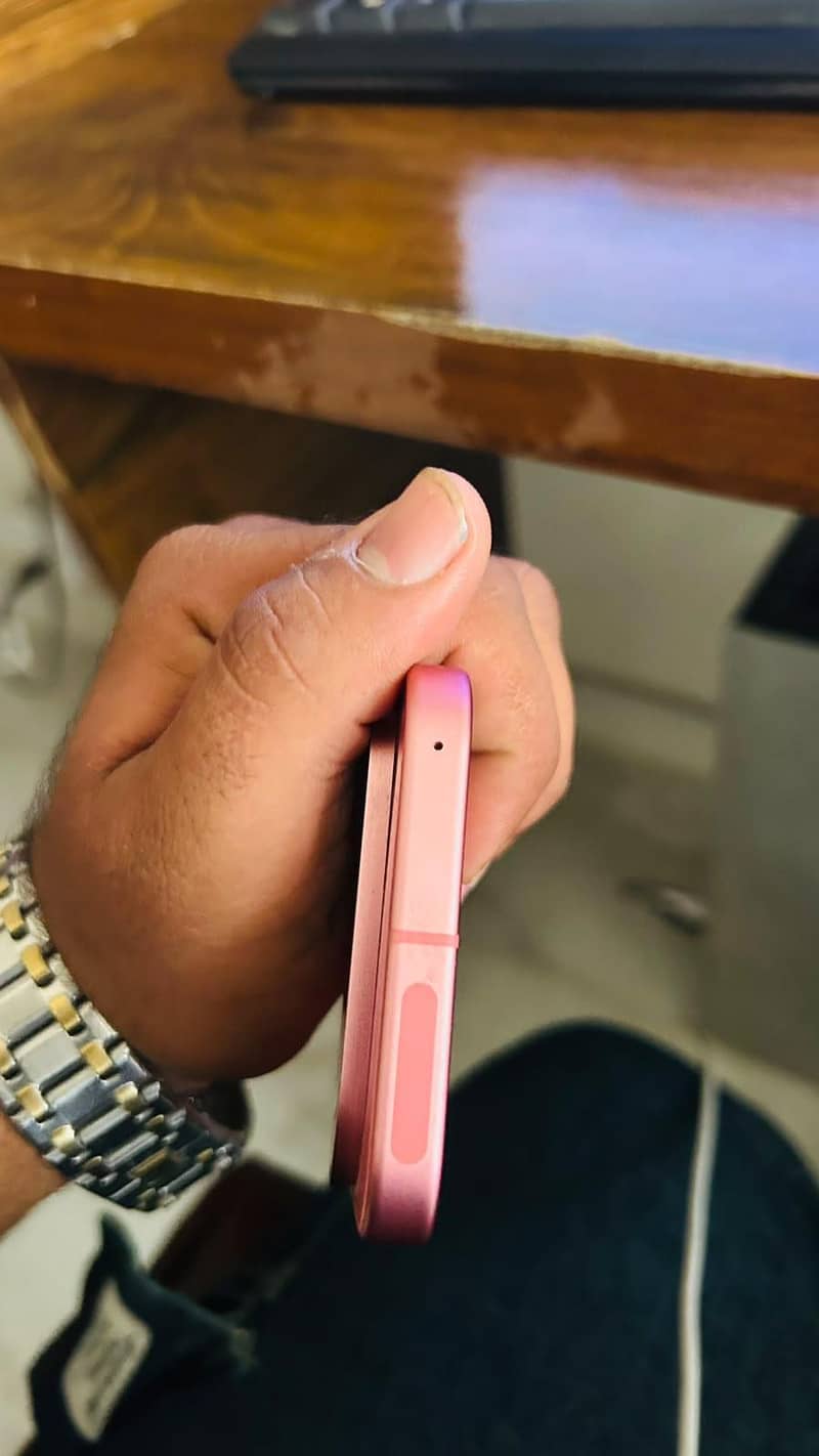 Google Pixel 9 4