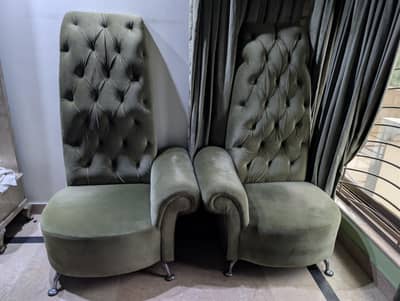 Stylish Long Head Sofa Set in Excellent Near and Clean Condition