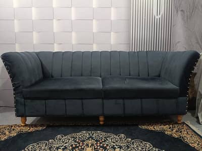5 Seater Sofa Set and Center Table
