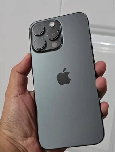 Apple iPhone 16 Pro Max
