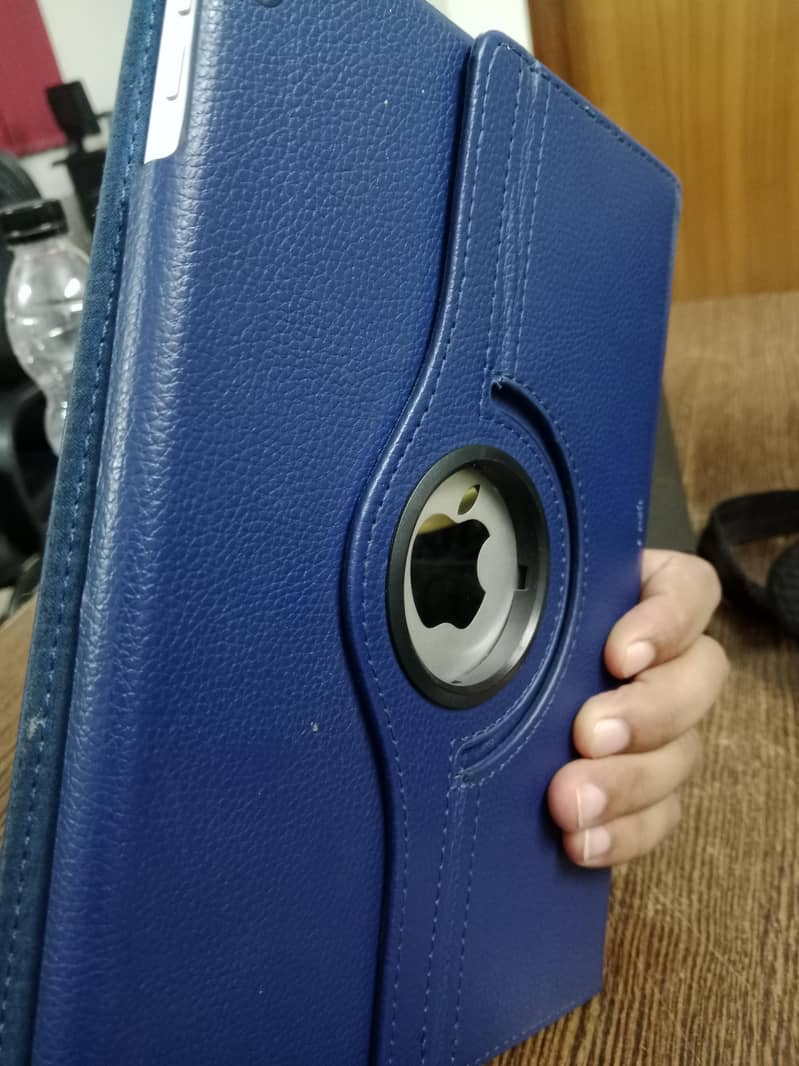 iPad 6 Generation 10/10 condition 4