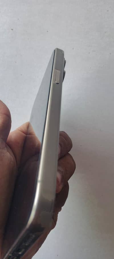15 pro max condition side and back 10 by 10 front Halka phulka scratch