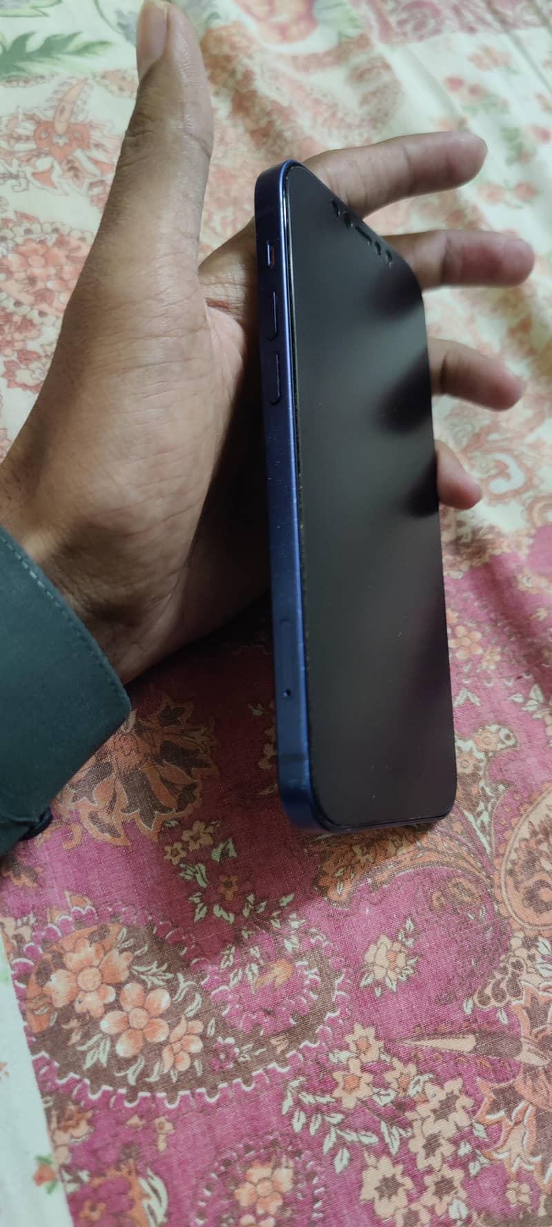 Apple iPhone 12 3
