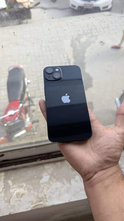 Apple iPhone 13