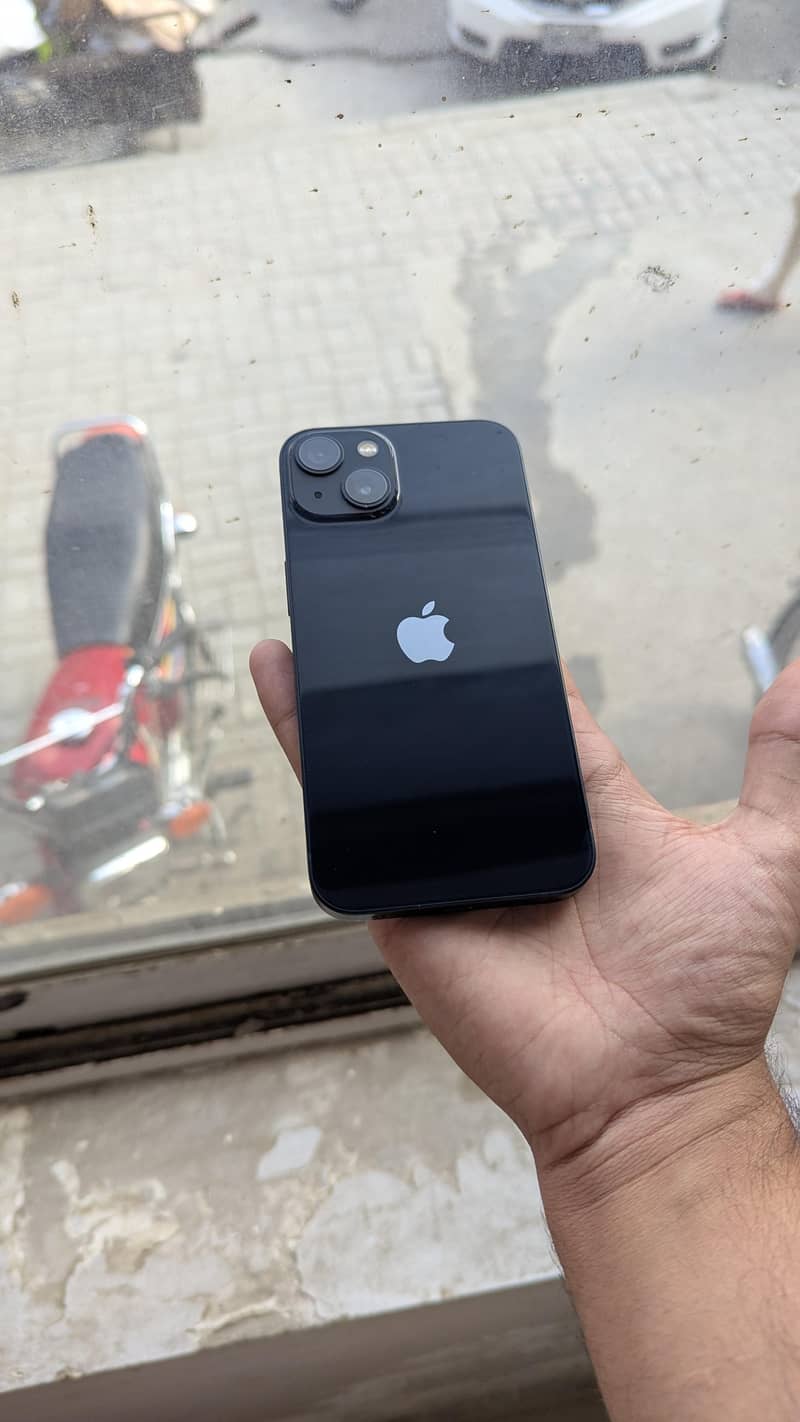 Apple iPhone 13 0