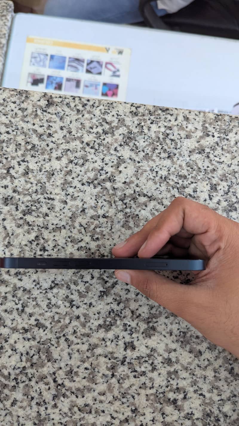Apple iPhone 13 1